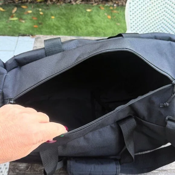 John Deere Large Duffel Travel Bag LOGO Black Never Used Excellent Condition - Picture 8 of 11